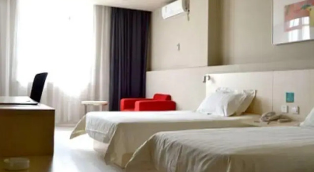 Одноместный номер Standard Jinjiang Inn Taiyuan Longtan Park