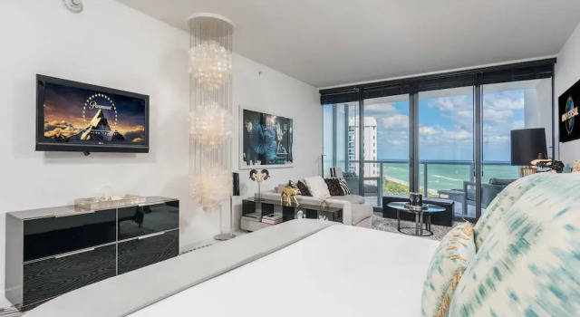 Luxurious Private Residences at W Hotel South Beach by LRMB