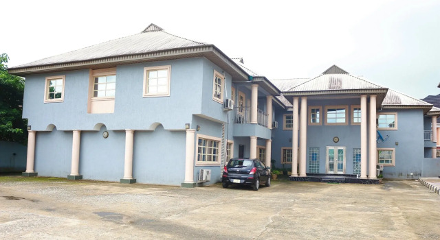 C'ron Hotels and Suites, Prenota Hotel Hotel a Port Harcourt con piscina, Piscina
