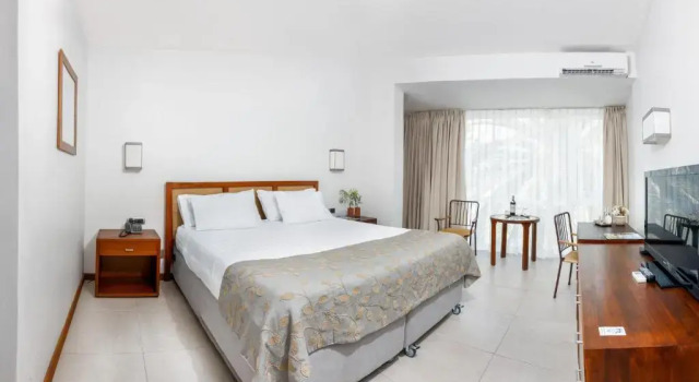 Suite Hotel Raices