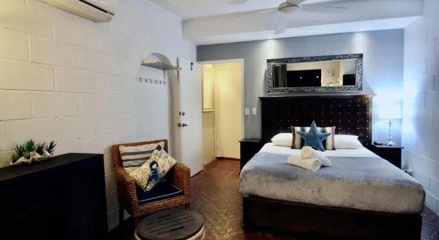 Hideaway Noosa Men Only Beach Resort, Book Resort Hotels in Noosa with a Pool, Swimming Pool
