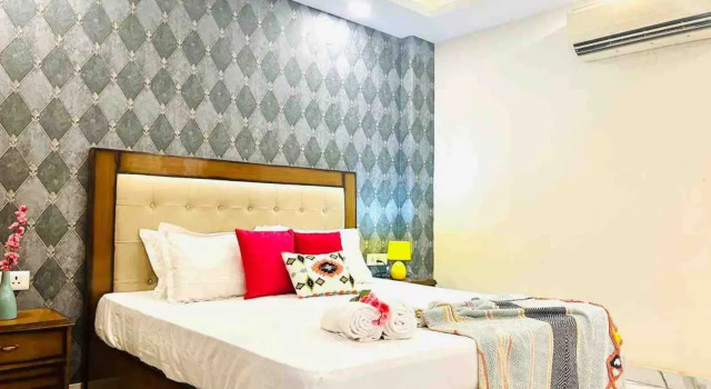 Bluo 2Bhk Patparganj- Balcony, Parking , Lift