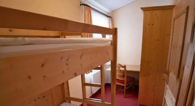 Ferienwohnungen am Kurpark, Rezerwuj Hotel Hotele w Apfeltrang z basenem, Basen
