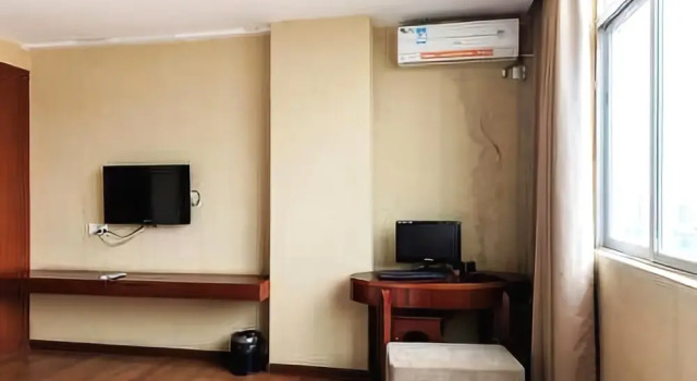 Yangjiang Poli Holiday Hotel (Jiangcheng Yueyun Bus Terminal), Boek Hotel Hotels in Guangdong met parkeren, Parkeren