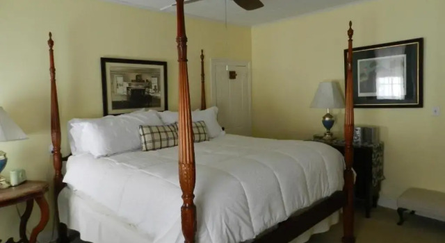 Четырёхместный люкс Waybury Inn