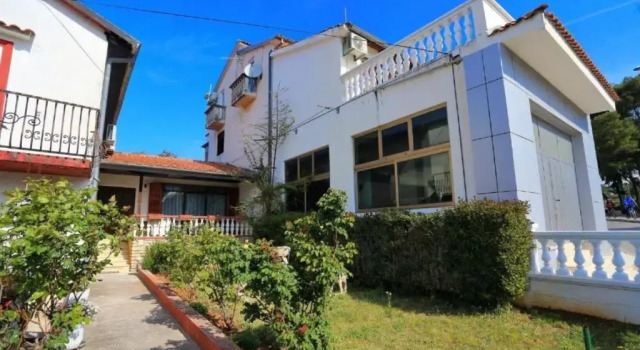 Apartments More - 300 m from beach