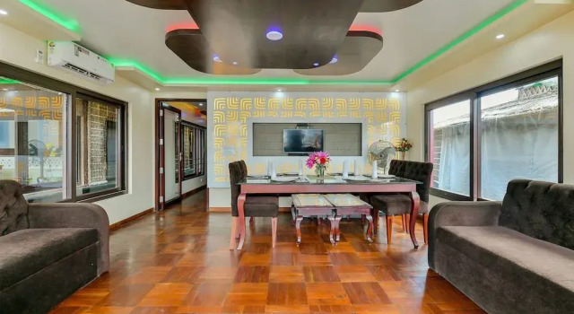 OYO 23063 Luxury Meghavarsham 5BHK, Rezerwuj Hotel Alappuzha Nowe Delhi