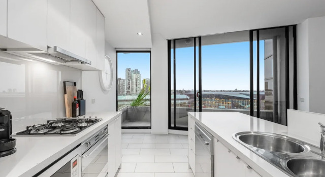 Апартаменты Deluxe с 3 комнатами с балконом Melbourne Holiday Apartments Flinders Wharf