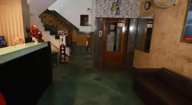 Hotel Shiv Shankara, Забронировать Отель Отели Нью-Дели с парковкой, рядом с Конференц-зал Сири-форт, Парковка