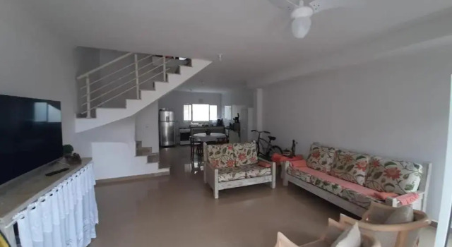 Casa em condomínio de frente pro mar