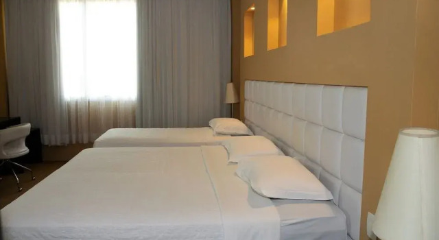 Favorita Golden Hotel e Eventos, Забронировать Отель Сан-Жозе Санта-Катарина
