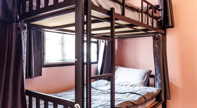 Кровать в общем номере (женский номер) Baan Mee Suk Ayutthaya