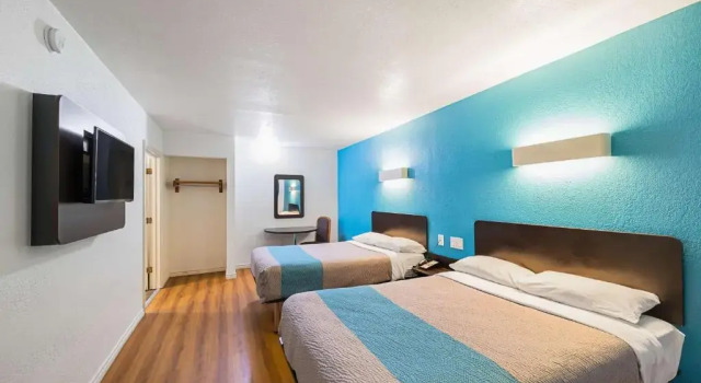 Четырёхместный номер Standard Motel 6-Grand Prairie, TX - Interstate 30