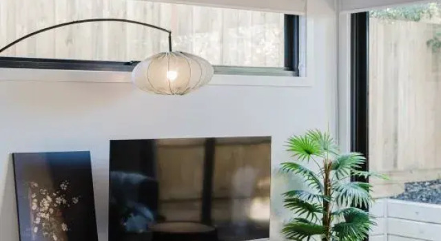 Stylish 4BR Townhouse with Private Courtyard, Varaa Hotelli Melbourne 
