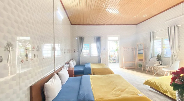 Трёхместный семейный номер Standard с видом на сад HOMESTAY THÙY DƯƠNG