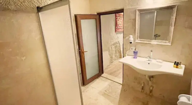 Четырёхместный семейный номер Standard Avlu Cave House
