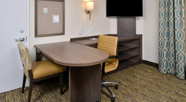 Двухместный люкс Candlewood Suites - Lodi by IHG