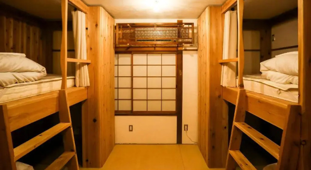 Кровать в общем номере (женский номер) SMALL TOWN HOTEL Hakodate