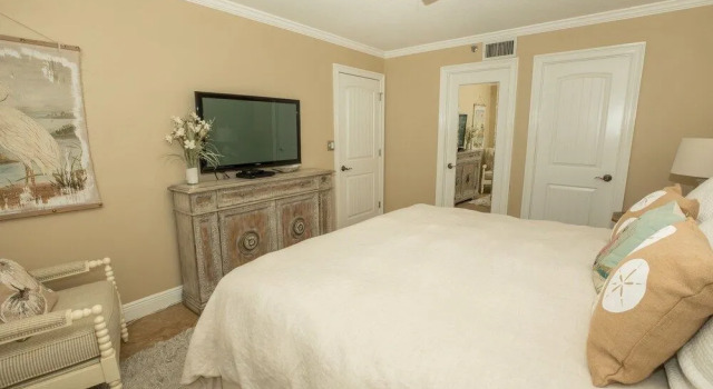 Magnolia House 501 2 Bedroom Condo by RedAwning, Забронировать Апартаменты/квартира Дестин Emerald Coast, рядом с Indian Temple Mound and Museum