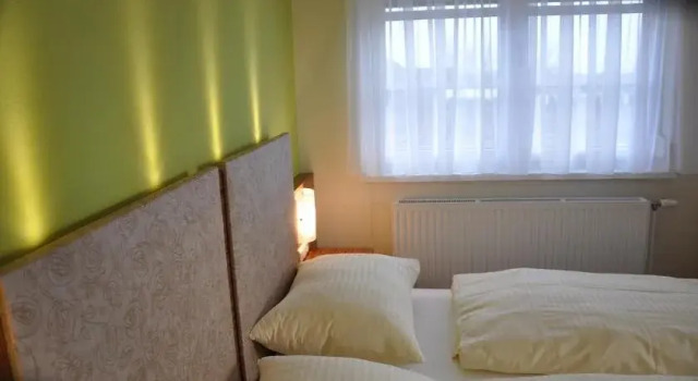 Gasthof zur Linde, Book Hotel Frauenkirchen Seewinkel