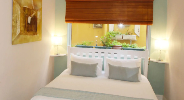 Dolphin Inn Guest House