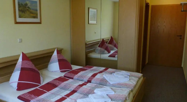 Hotel am Stadtwald, Забронировать Отель Штральзунд Мекленбург-Померания