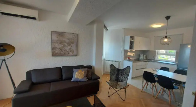 Apartments Fugosic, Prenota Appartamento Hotel a Isole Quarnerine con parcheggio, Parcheggio