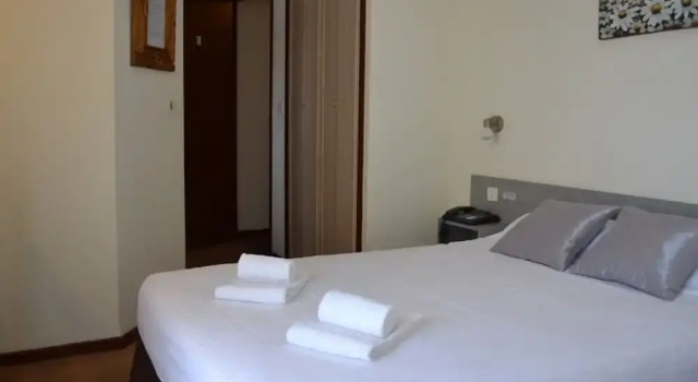 Au Bec Fin Hôtel, Rezerwuj Hotel Hotele w Lac du Bourget ze śniadaniem, Śniadanie