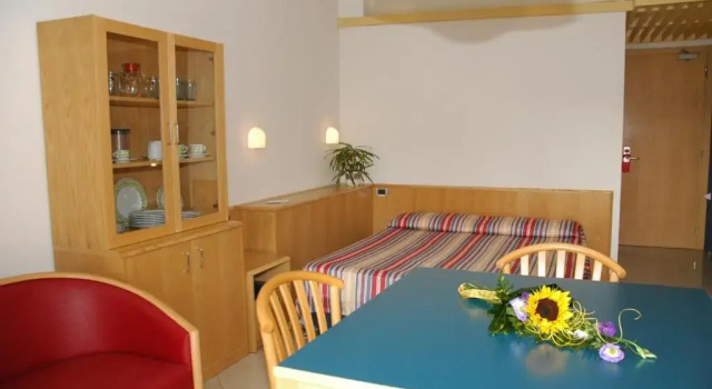 Студия с видом на бассейн Aparthotel Albatros