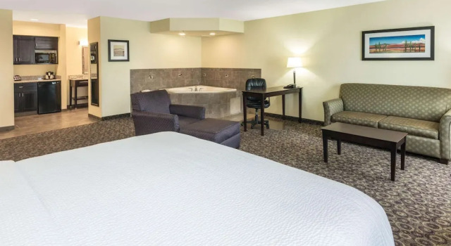 Двухместная студия-люкс La Quinta by Wyndham Las Vegas Airport South