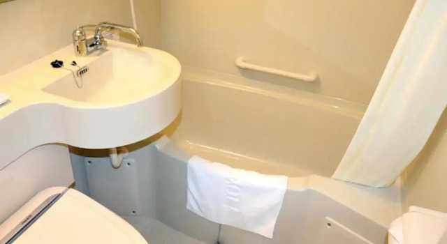 Двухместный номер Economy Toyoko Inn Okinawa Naha Kokusai-dori Miebashi-eki