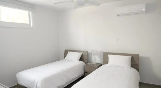 Resitour - Apollo Beach Villa 37, Book Villa Hotels in Chlorakas with a Pool, Swimming Pool