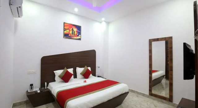 Starlet Prime by OYO Rooms, Varaa Hotelli Zirakpur Haryana