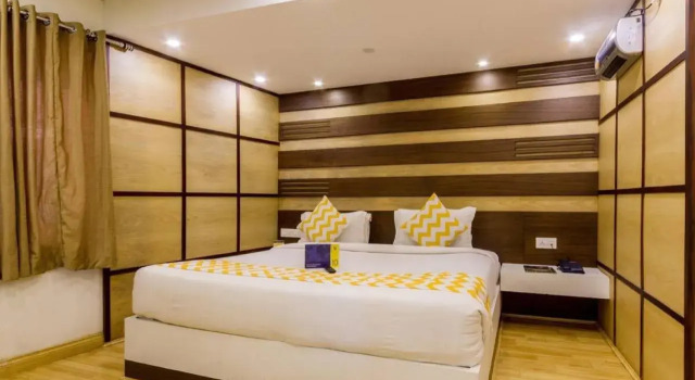 Fabhotel Sholas Residency I