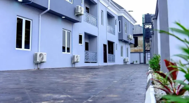 Bews Lodge, Book Hotel Hotels in Lagos State with Parking, Parking