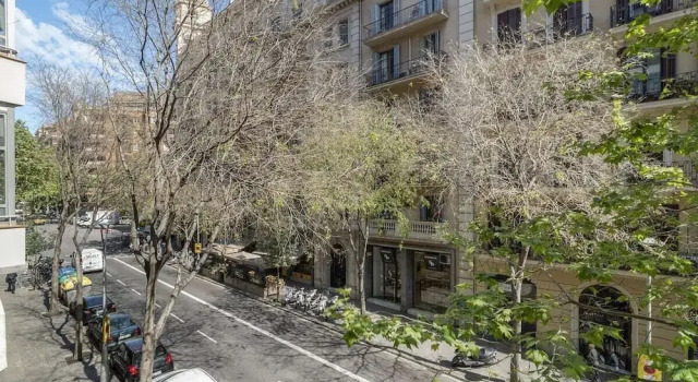 Lovely 1bed Apt W/balcony in Eixample, Забронировать Отель Эшампле Барселона, рядом с Jove Regina Theatre