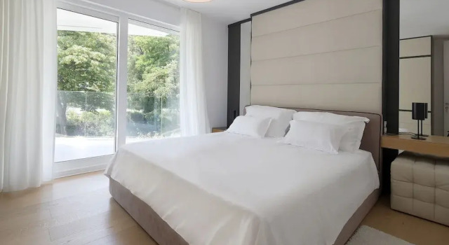 New Apartments with Pool near Beach