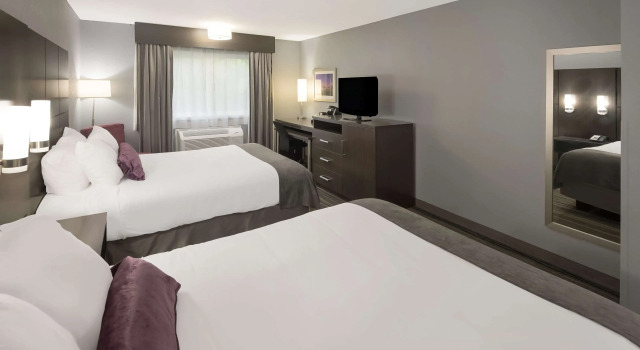 Четырёхместный номер Standard Best Western Riverside Inn
