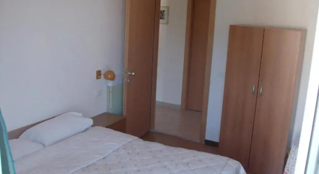 Номер Standard Pension Flora