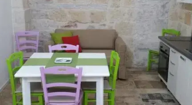 Dimora WhiteStone, Varaa Hotelli Corato Bari Province