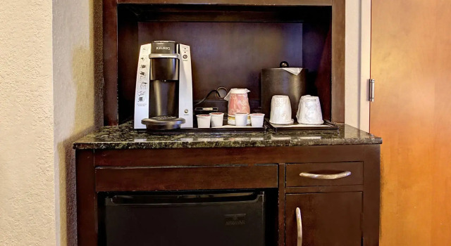 Четырёхместный номер Standard Nash Haus Hotel