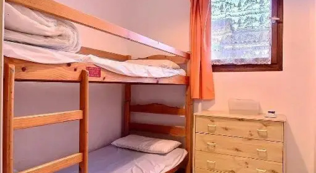 Pavillon indépendant pour 6 personnes dans une résidence sécurisée avec piscine, Book Hotel Vendres Hérault