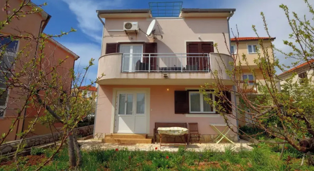 Apartments Rafael, Prenota Appartamento Hotel a Isole Quarnerine con parcheggio, Parcheggio