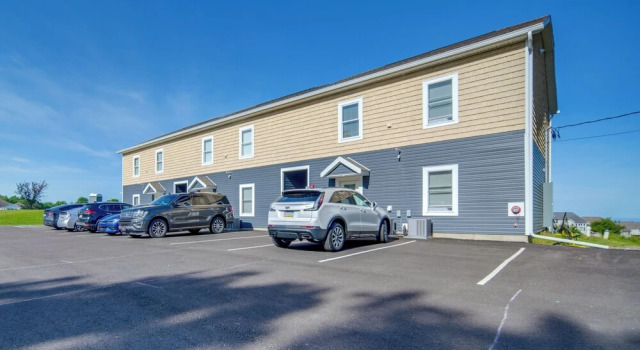 Апартаменты 4 Mi to Lake Erie: Condo w/ Golf Course Views!