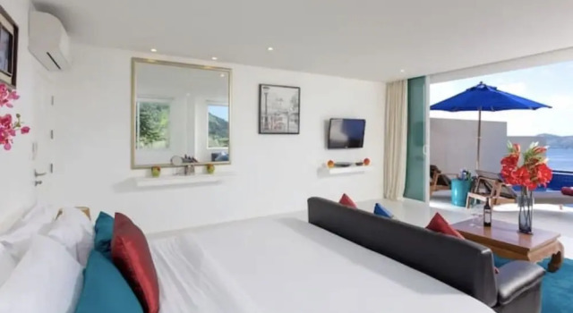 Люкс Grand Bleu Ocean View Pool Suite