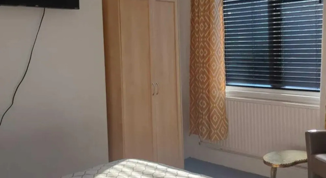 2 Bed-sleeps 3-free Parking-5 Min To Beach