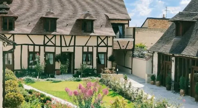 La Chaumière, Rezerwuj Hotel Hotele w Cher z parkingiem, Parking