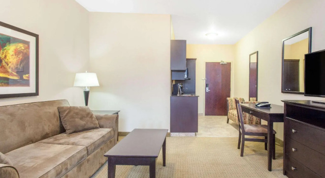 Люкс Ramada by Wyndham Pincher Creek