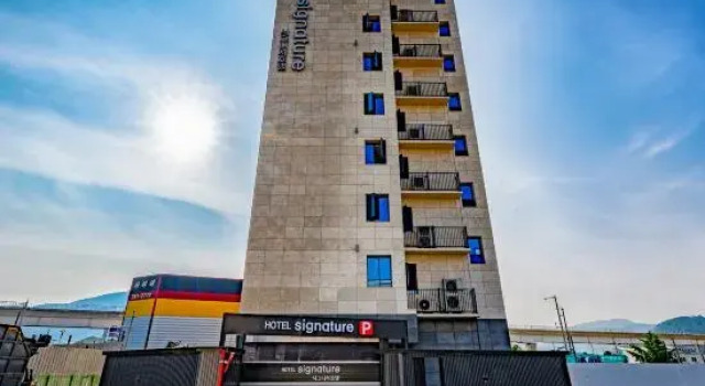 Hotel Signature, Забронировать Отель Отели Янгсан с парковкой, Парковка