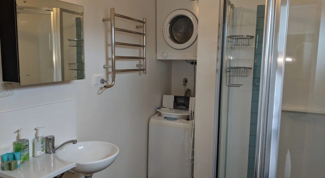 Коттедж с 2 комнатами Hanover Bay Apartments
